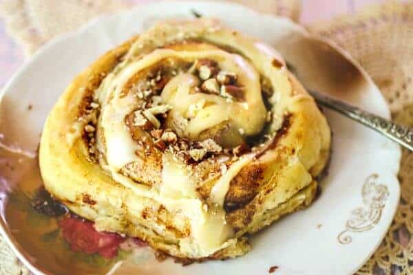 Homemade Cinnamon Rolls With Toasted Pecans Restless Chipotle