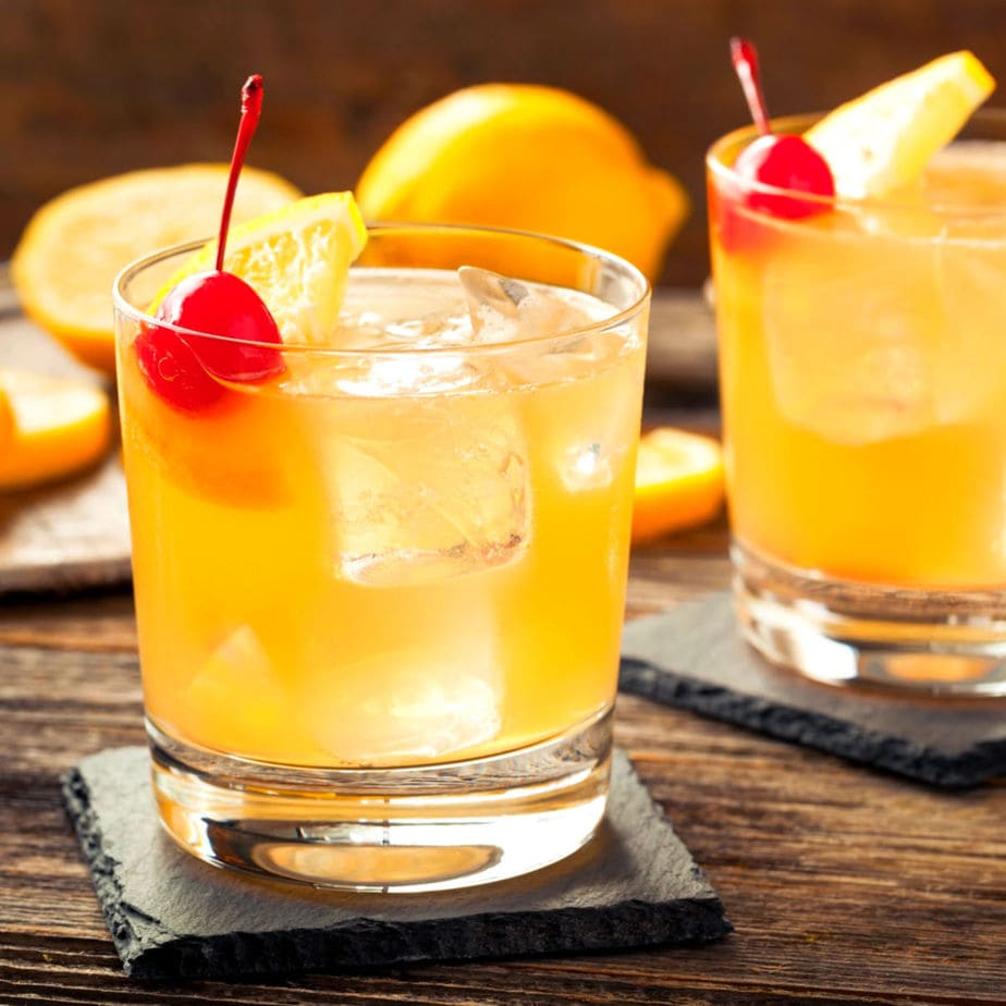 Ondoorzichtig Zeeziekte Geavanceerd Classic Whiskey Sour Cocktail Recipe - Restless Chipotle