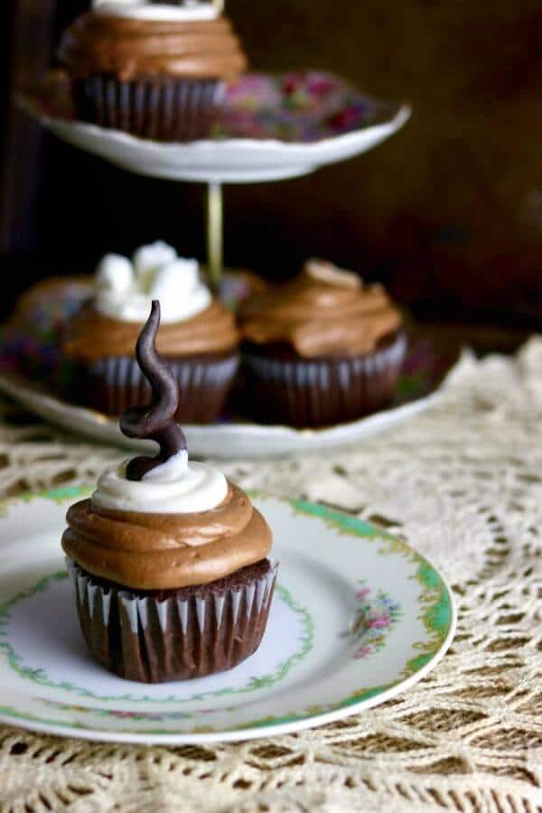 Mexican Hot Chocolate Cupcakes: #Choctoberfest! | Restless Chipotle