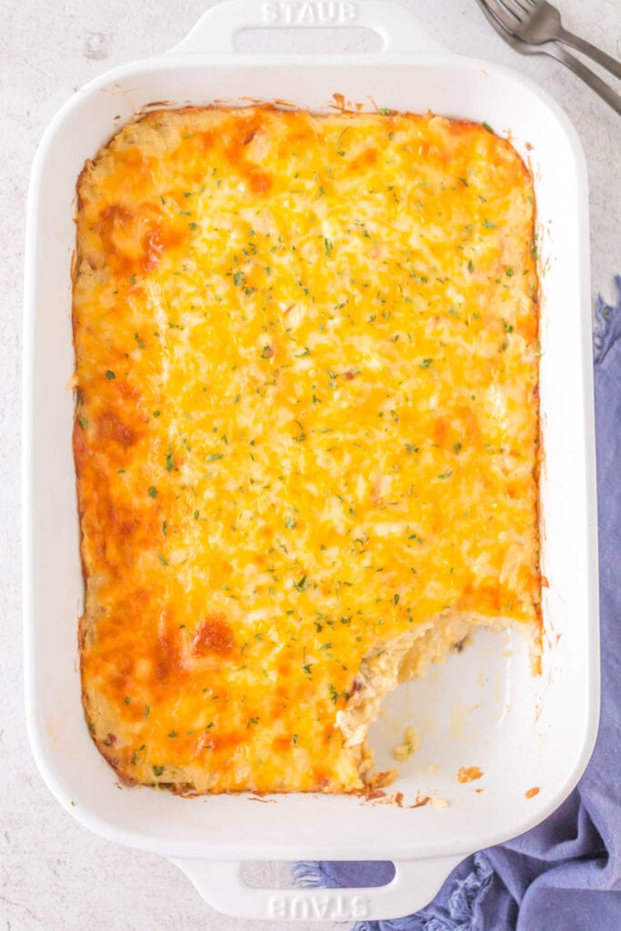 Cheesy Hashbrown Casserole (Cracker Barrel Copycat) - Restless Chipotle