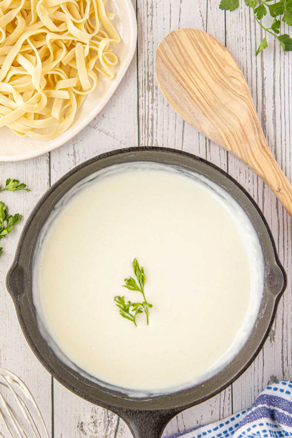 how-to-make-cream-sauce-with-milk-basic-white-sauce-restless-chipotle