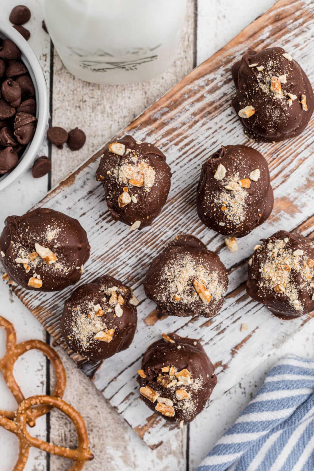 Chocolate Peanut Butter Pretzel Truffles Recipe - Restless Chipotle