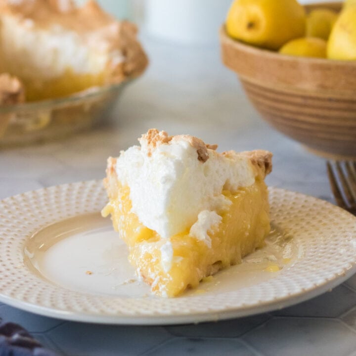 Old Fashioned Lemon Meringue Pie - Restless Chipotle