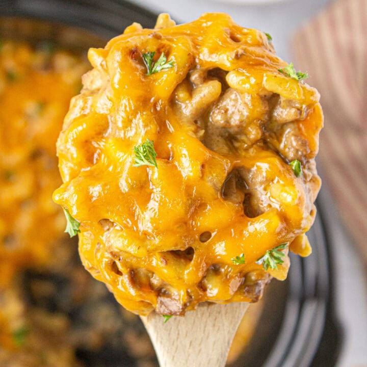 Easy Crockpot Cheeseburger Macaroni Casserole Recipe - Restless Chipotle