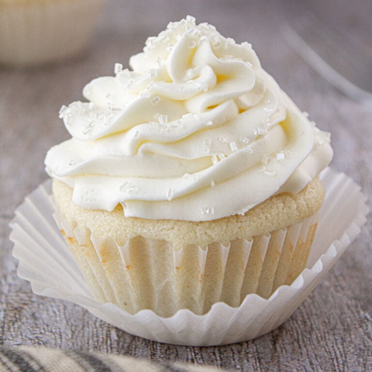 Best White Cupcakes Recipe With Cream Cheese Frosting - Restless Chipotle