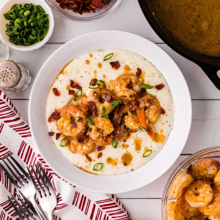 Cajun Shrimp and Grits Recipe with Creamy Sauce - Restless Chipotle