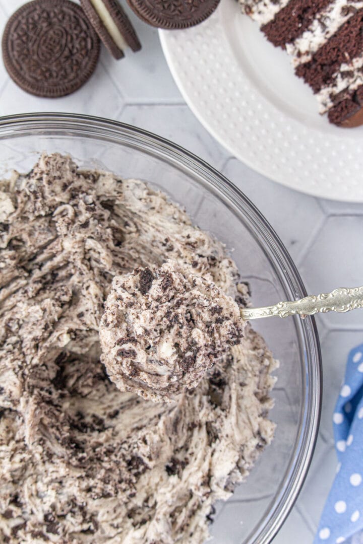 The Best Oreo Cookies and Cream Cake Filling Recipe - Restless Chipotle