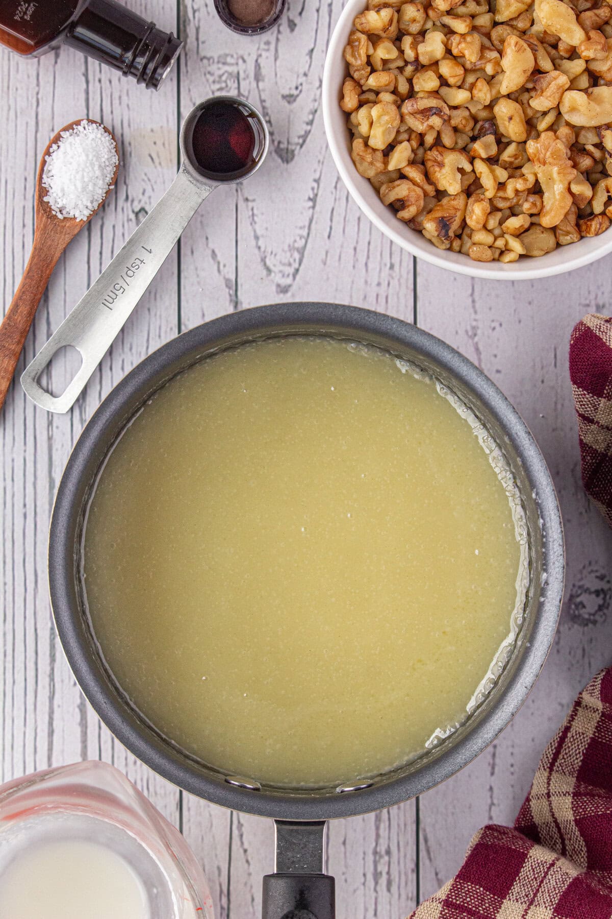 Cream mixture being simmered in the pan.